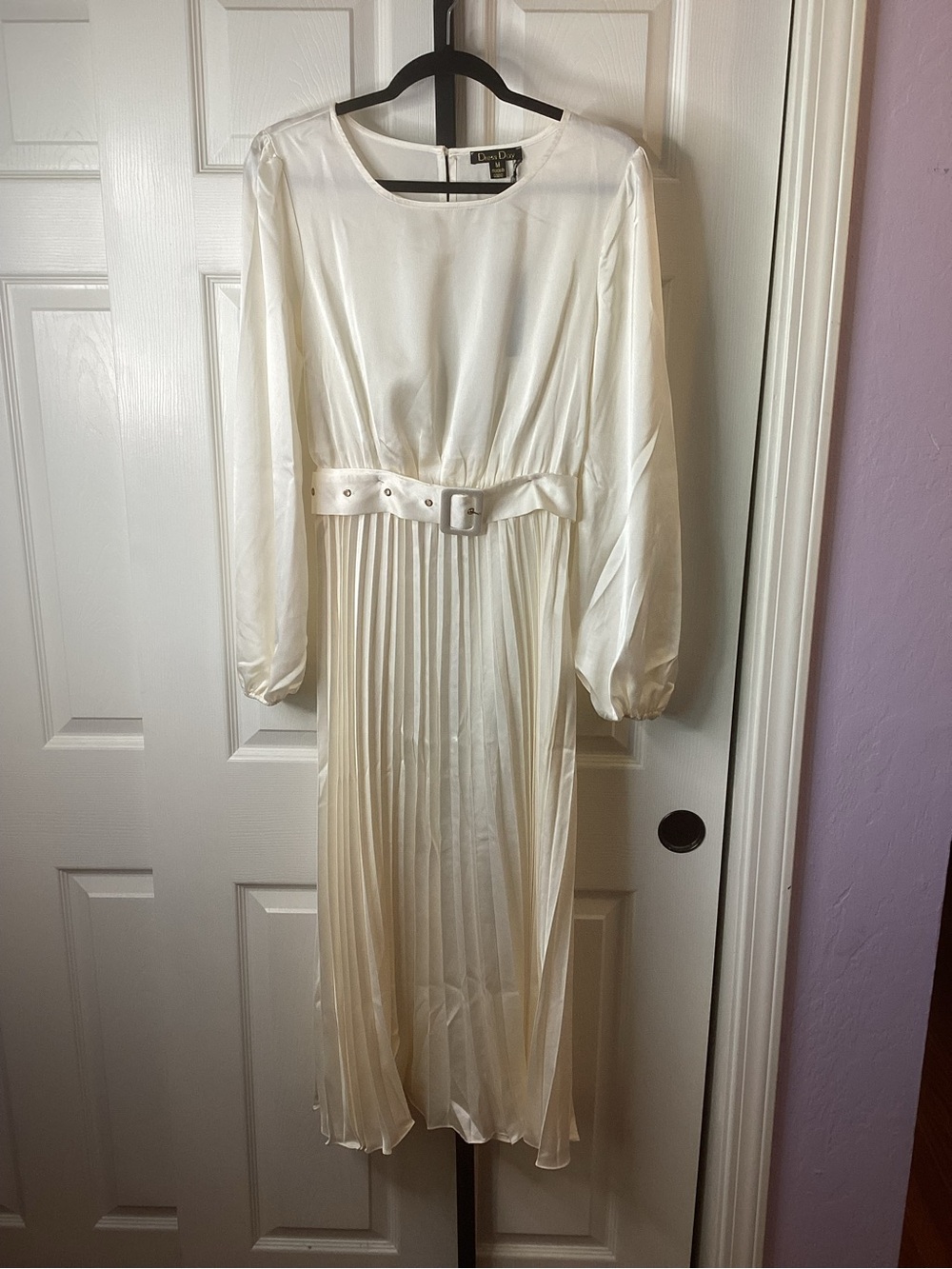 Dress Day Cream Long-Sleeve Pleated Belted Midi Dress, size Large, NWT